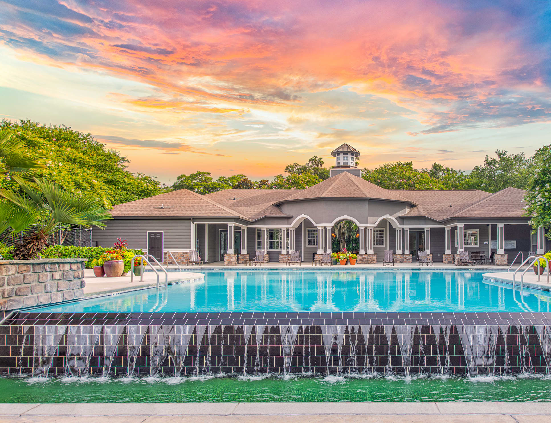 Stunning pool at Oaks at Wilmington Island luxury apartment homes in Savannah, GA