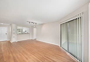 Living room at MAA Belmere
