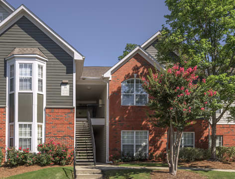 Exterior2 at Colonial Grand at Riverchase Trails luxury apartment homes in Birmingham, AL