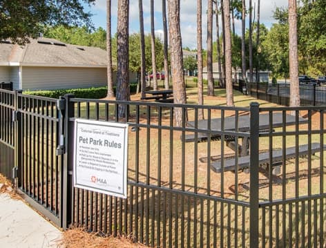 Dog Park at Colonial Grand at Traditions luxury apartment homes in Orange Beach Gulf Shores, AL