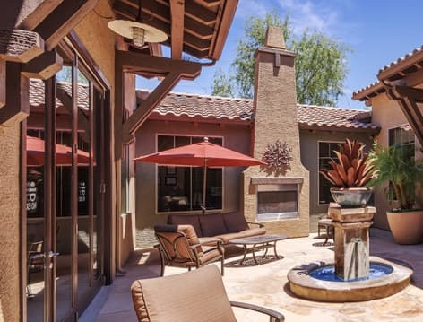 Courtyard at Sky View Ranch luxury apartment homes in Phoenix, AZ