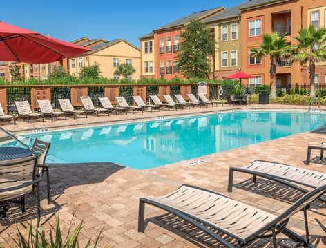 Pool at Atlantic Crossing luxury apartment homes in Jacksonville, FL