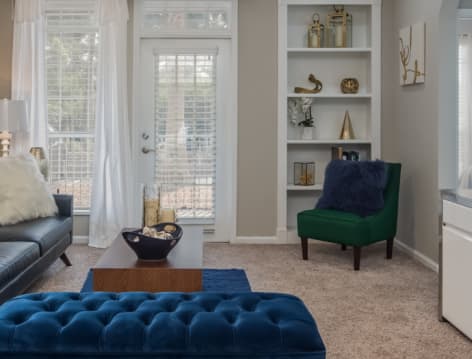 Living Room at MAA Bay View luxury apartment homes in Tampa, FL
