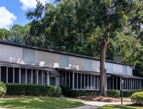 Exterior Apartment at Colonial Village at Greentree luxury apartment homes in Savannah, GA