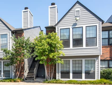 Exterior at Lakepointe luxury apartment homes in Lexington, KY