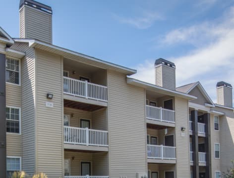 Exterior Apartments at MAA South Tryon luxury apartment homes in Charlotte, NC
