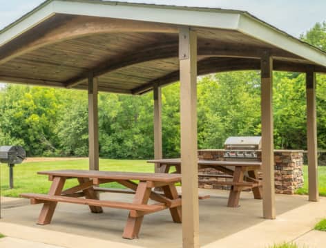 Outdoor Kitchen Grill at MAA Murfreesboro luxury apartment homes in Nashville, TN