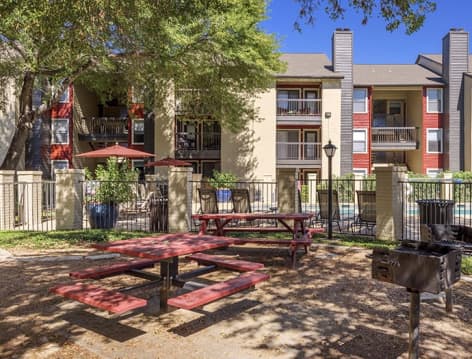 Picnic Area at Stassney Woods luxury apartment homes in Austin, TX