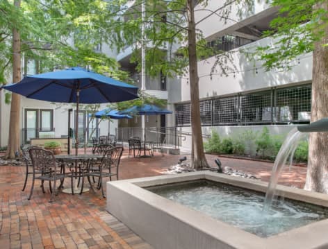 Courtyard at MAA Legacy luxury apartment homes in Dallas, TX