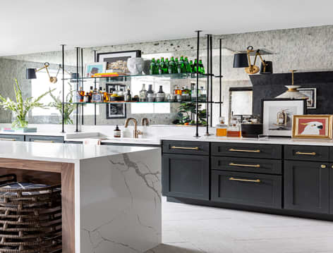 Clubhouse kitchen at MAA Worthington luxury apartment homes in Dallas, TX