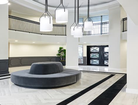 Lobby at MAA Worthington luxury apartment homes in Dallas, TX