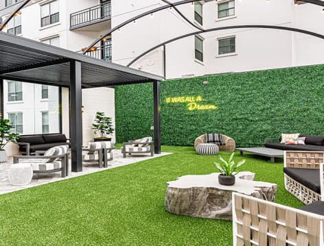 Rooftop Terrace at MAA Worthington luxury apartment homes in Dallas, TX