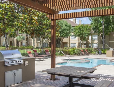 Outdoor grill area at Ranchstone luxury apartment homes in Houston, TX