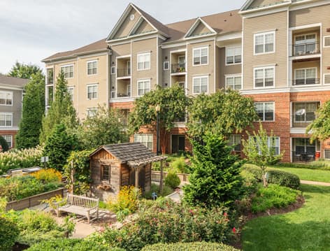 Garden at Post Fallsgrove luxury apartment homes in Rockville, MD