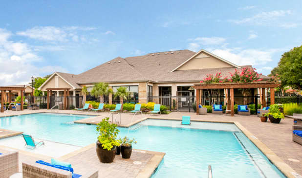 Deer Run Luxury Apartments In North Dallas Tx Maa