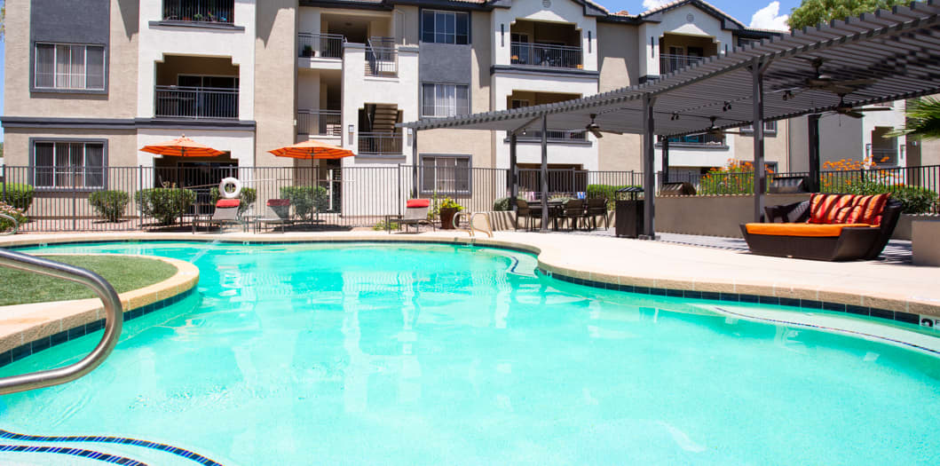 Pool at Colonial Grand at Inverness Commons luxury apartment homes in Phoenix, AZ