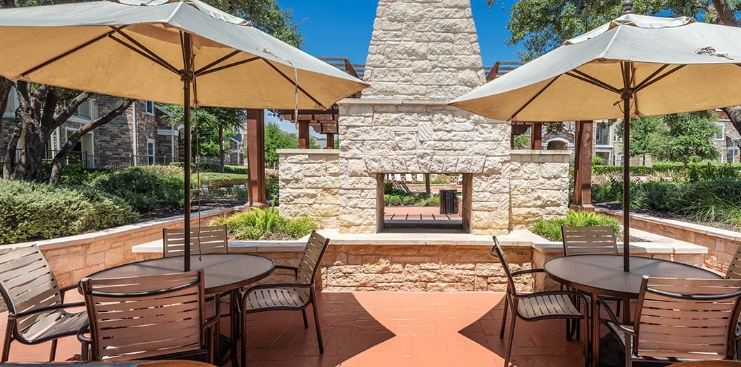 Patio at Colonial Grand at Ashton Oaks luxury apartment homes in Round Rock, TX