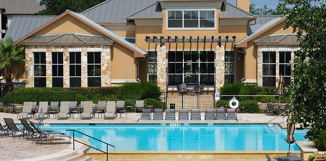 Pool and Clubhouse at Silverado at Brushy Creek luxury apartment homes in Cedar Park, TX