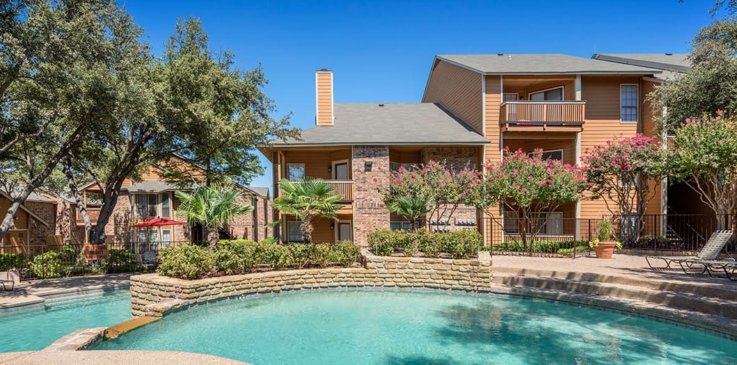 Pool at MAA Deer Run luxury apartment homes in Carrollton, TX