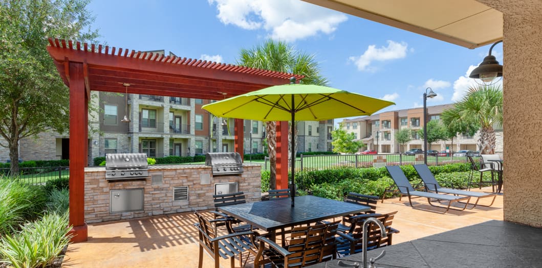 Grilling area at Retreat at Vintage Park luxury apartment homes in Houston, TX