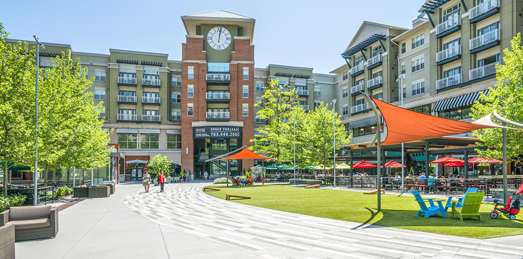 Outdoor Entertaining at Post Pentagon Row luxury apartment homes in Washington, DC