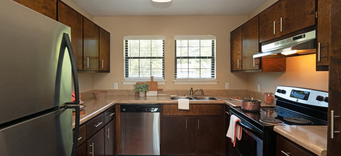 Kitchen at Windridge luxury apartment homes in Chattanooga, TN