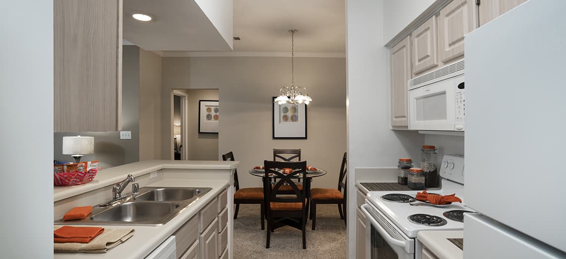 Kitchen at Colonial Grand at Edgewater luxury apartment homes in Huntsville, AL