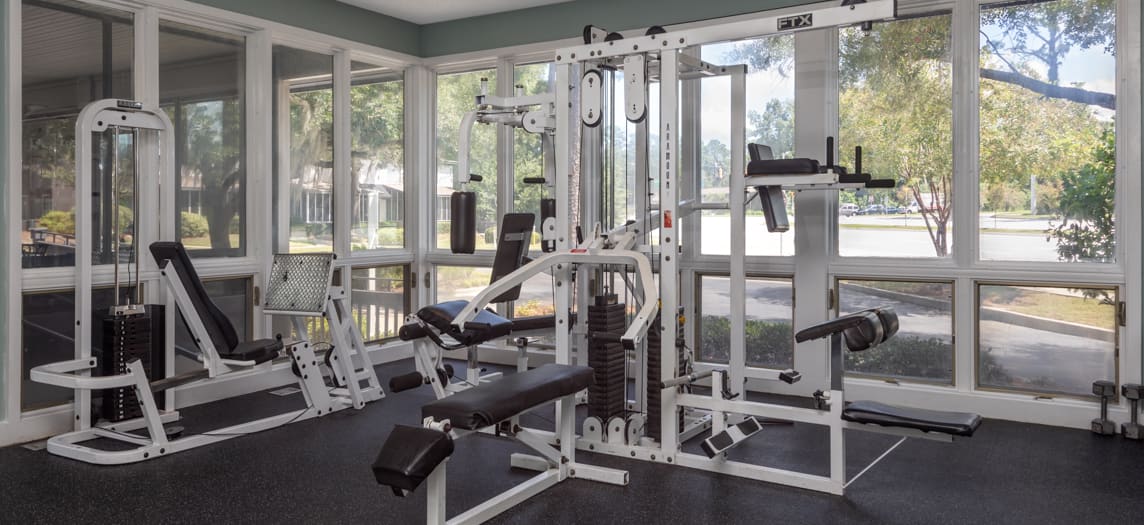 Colonial Village At Greentree A Luxury Apartment Community In