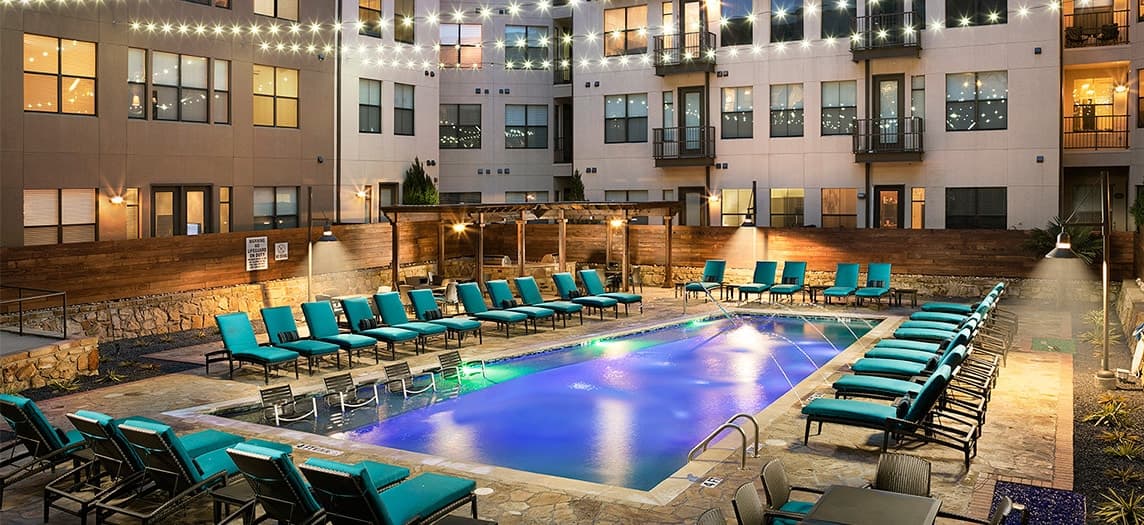 Colonial Reserve At Medical District Luxury Apartments In Dallas