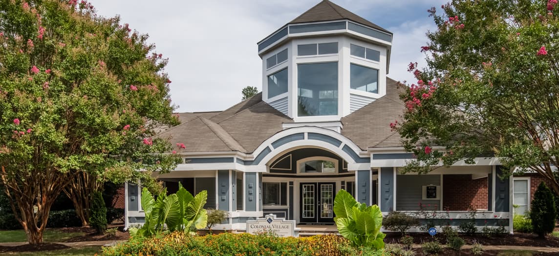 Colonial Village Waterford Apartments in Richmond VA MAA