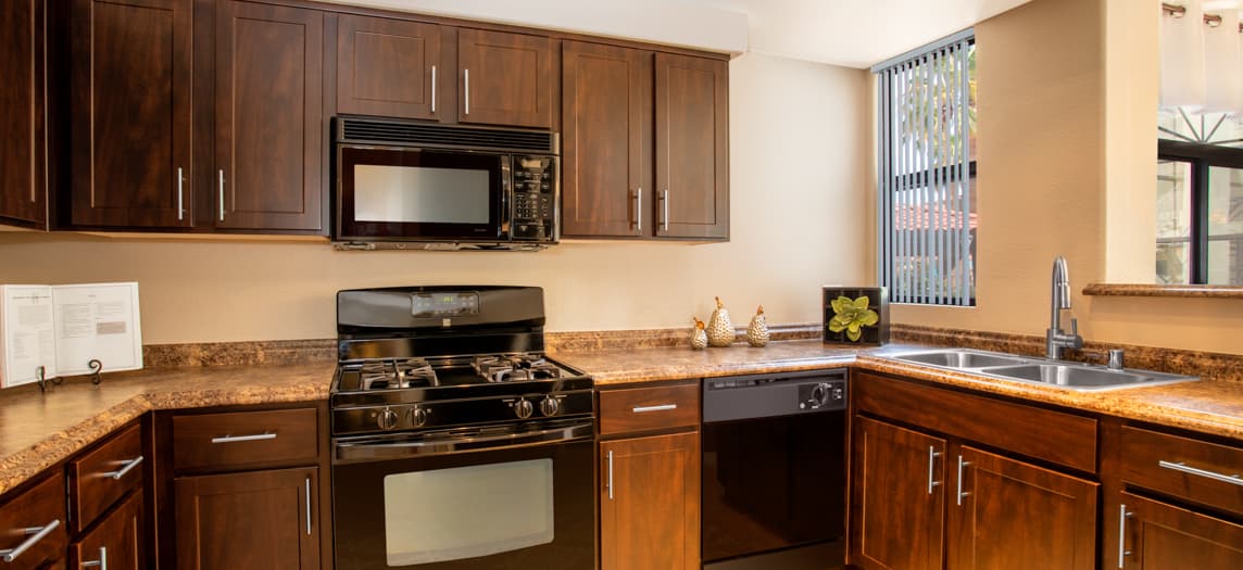 Kitchen at Colonial Grand at Scottsdale luxury apartment homes in Scottsdale, AZ