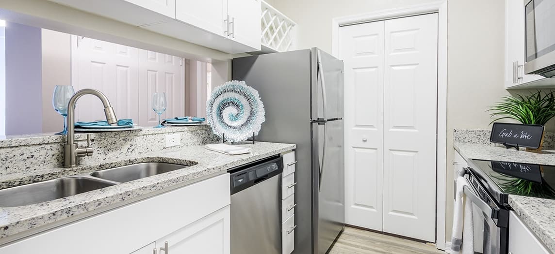 Kitchen at MAA Hyde Park luxury apartment homes in Tampa, FL