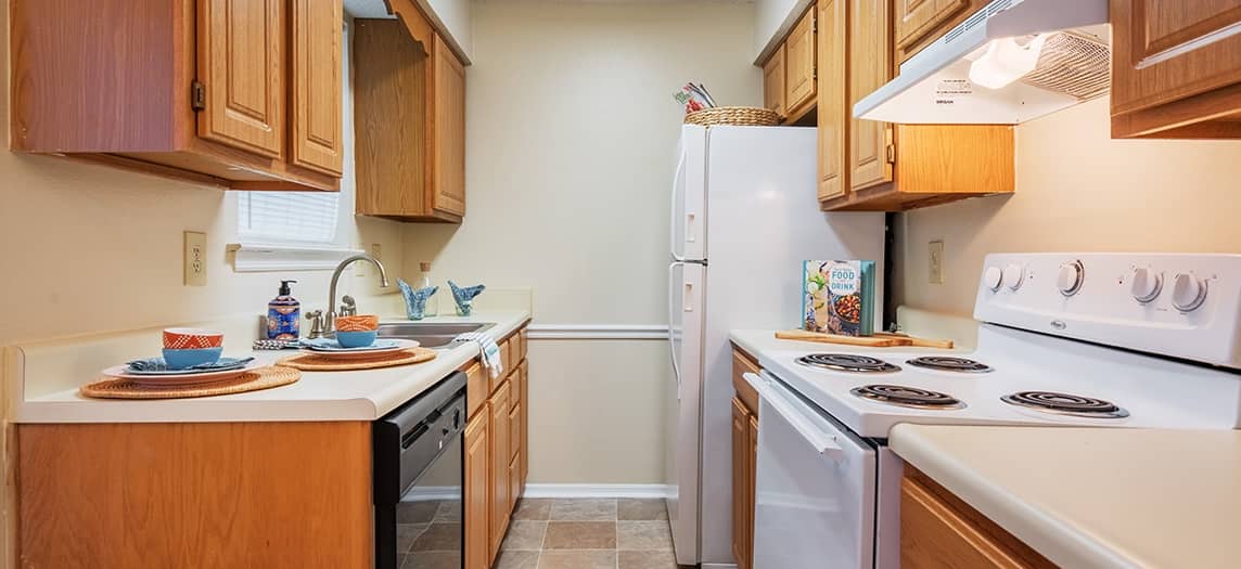 Kitchen at Steeplechase luxury apartment homes in Chattanooga, TN