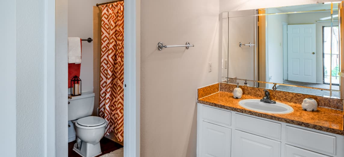 Bathroom to MAA Cypresswood luxury apartment homes in Houston, TX