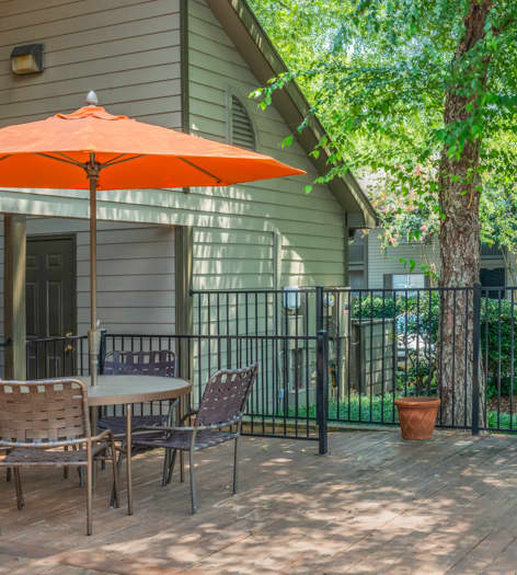 Grilling Outdoor Entertainment at Hamilton Pointe luxury apartment homes in Chattanooga, TN