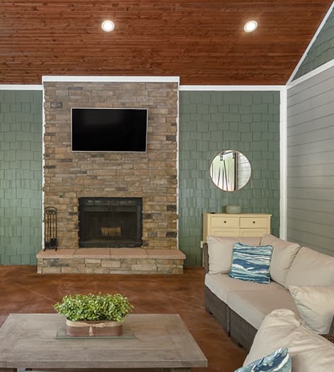 Outdoor Entertainment Area at Eagle Ridge luxury apartment homes in Birmingham, AL