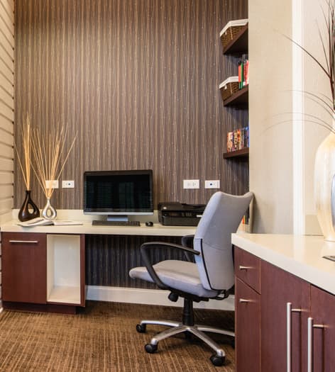 Business Center at MAA Palm Harbor luxury apartment homes in Tampa, FL