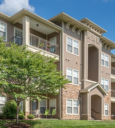 Exterior 2 at Avondale at Kennesaw Farms luxury apartment homes in Gallatin, TN