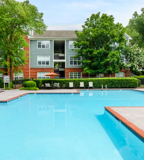 Pool at MAA Bellevue luxury apartment homes in Nashville, TN