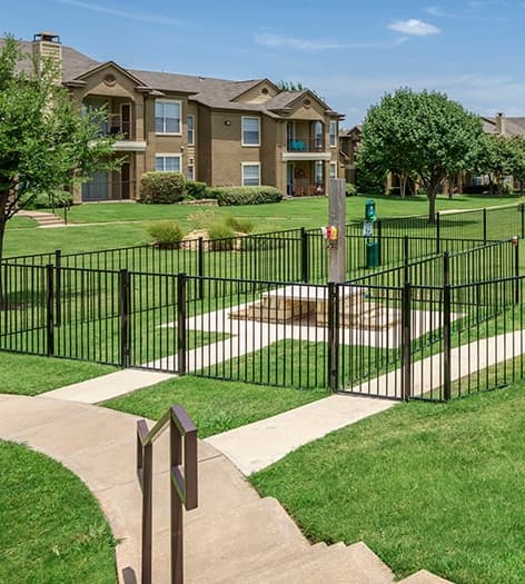 Dog park at Boulder Ridge luxury apartment homes in Dallas, TX