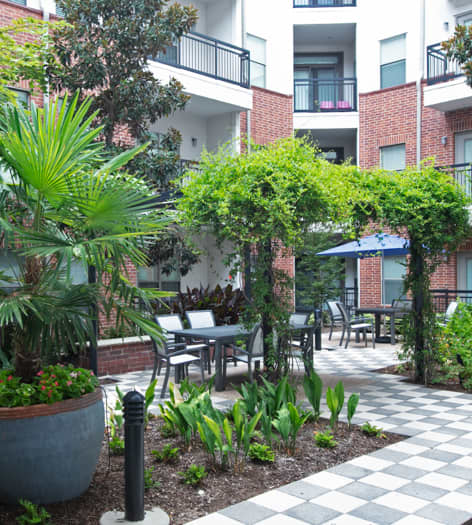 Courtyard at MAA Eastside luxury apartment homes in Richardson, TX