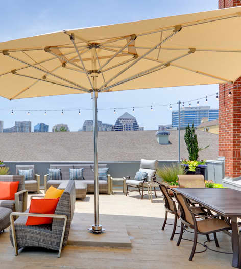 Terrace at MAA Gallery luxury apartment homes in Dallas, TX
