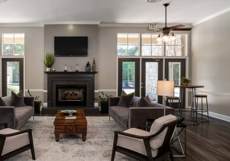 Clubhouse at Colonial Village at Trussville luxury apartment homes in Birmingham, AL