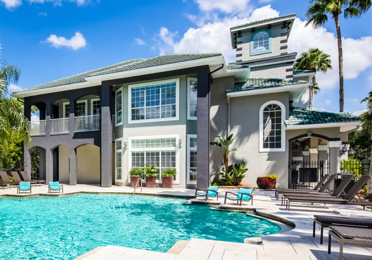 Pool View at MAA Bay View luxury apartment homes in Tampa, FL