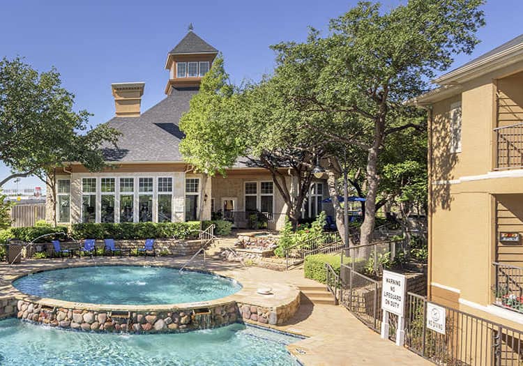 Pool at MAA Willow Creek luxury apartment homes in Dallas, TX