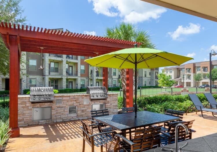 Grilling area at Retreat at Vintage Park luxury apartment homes in Houston, TX