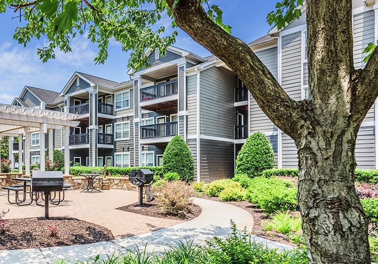Grill area at Adalay Bay luxury apartments in Chesapeake, VA