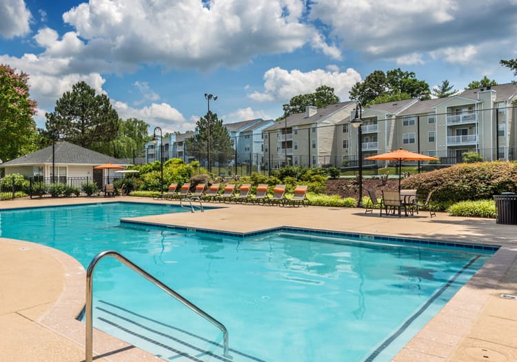 Pool & cabana at Colonial Village at Chase Gayton luxury apartment homes in Richmond, VA