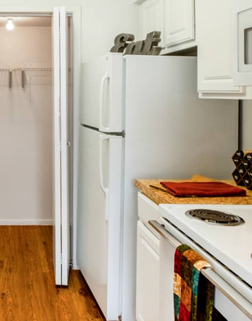 Kitchen at MAA Cypresswood luxury apartment homes