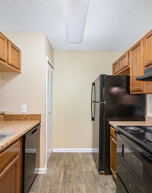 Kitchen at Coopers Hawk luxury apartment homes in Jacksonville, FL